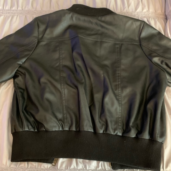 Black jacket - Picture 2 of 2